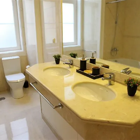 Splendid 5 Bedroom In Апартаменты *