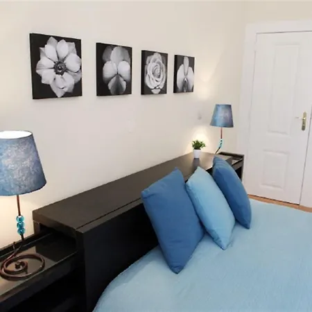 Splendid 5 Bedroom In 아파트 *